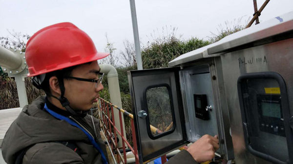 現(xiàn)場調(diào)試ph監(jiān)測儀